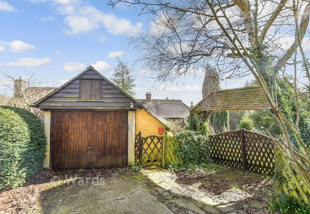 Garage - Pilgrims Lane, Chilham, Canterbury, Kent - Wards of Kent