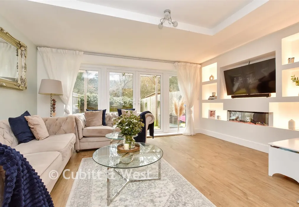 Lounge - Dover Road, Tadworth, Surrey - Wards of Kent