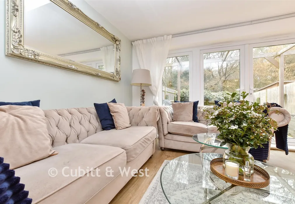 Internal Lifestyle Photograph - Dover Road, Tadworth, Surrey - Wards of Kent
