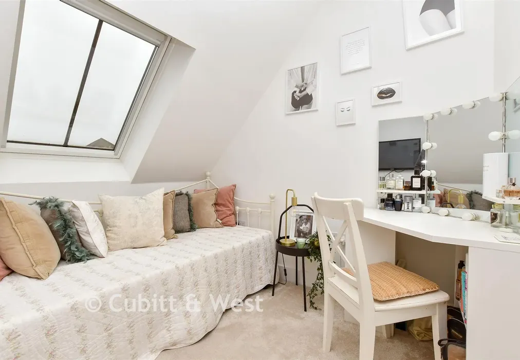 Internal Lifestyle Photograph - Dover Road, Tadworth, Surrey - Wards of Kent