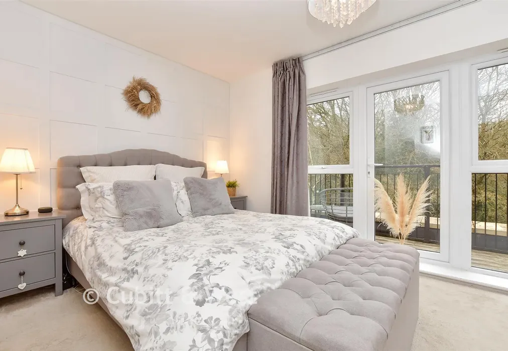 Bedroom 1 - Dover Road, Tadworth, Surrey - Wards of Kent