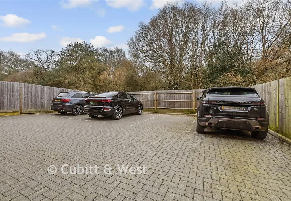 Driveway/Parking - Dover Road, Tadworth, Surrey - Wards of Kent