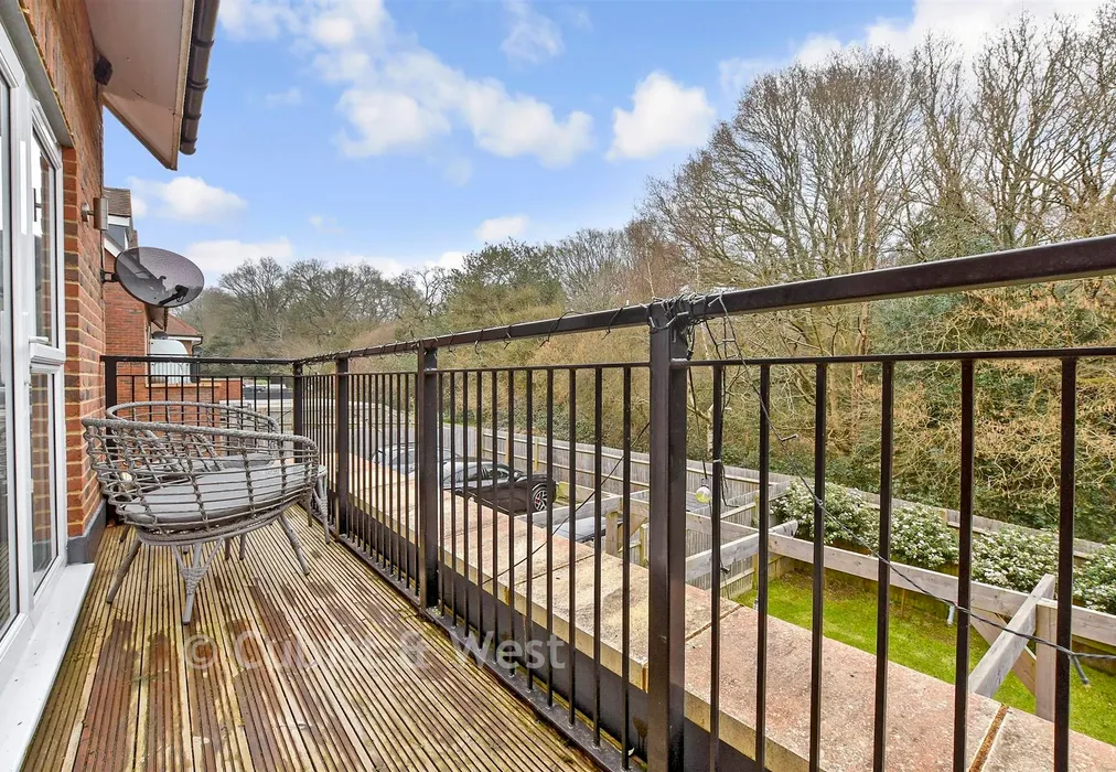 Balcony / Terrace - Dover Road, Tadworth, Surrey - Wards of Kent
