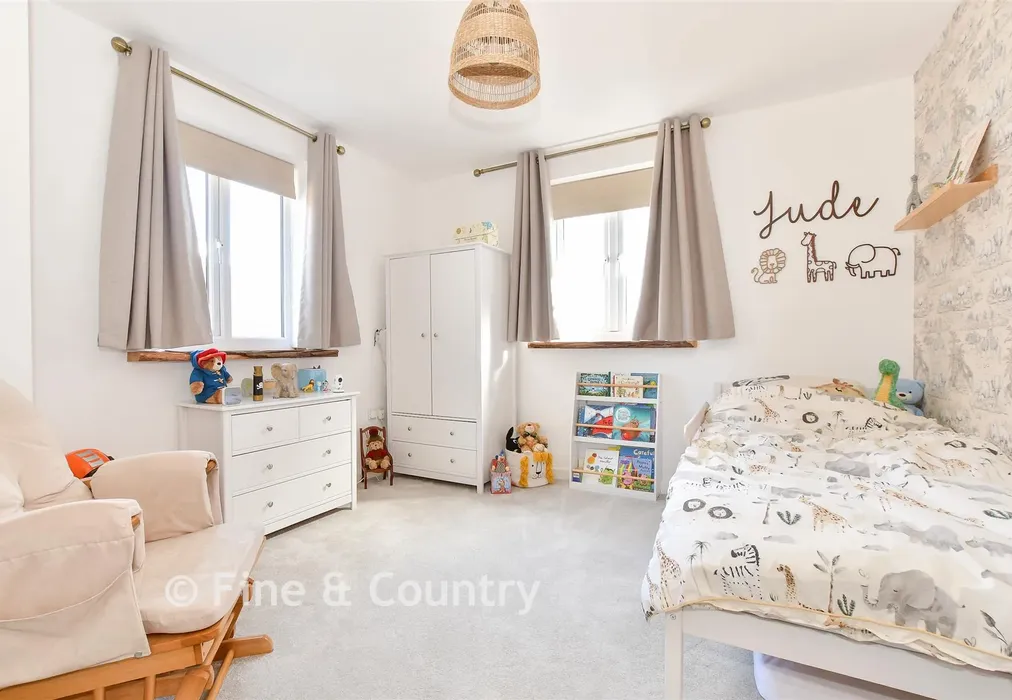 Bathroom - Hilton Road, Cowes, Isle of Wight - Wards of Kent