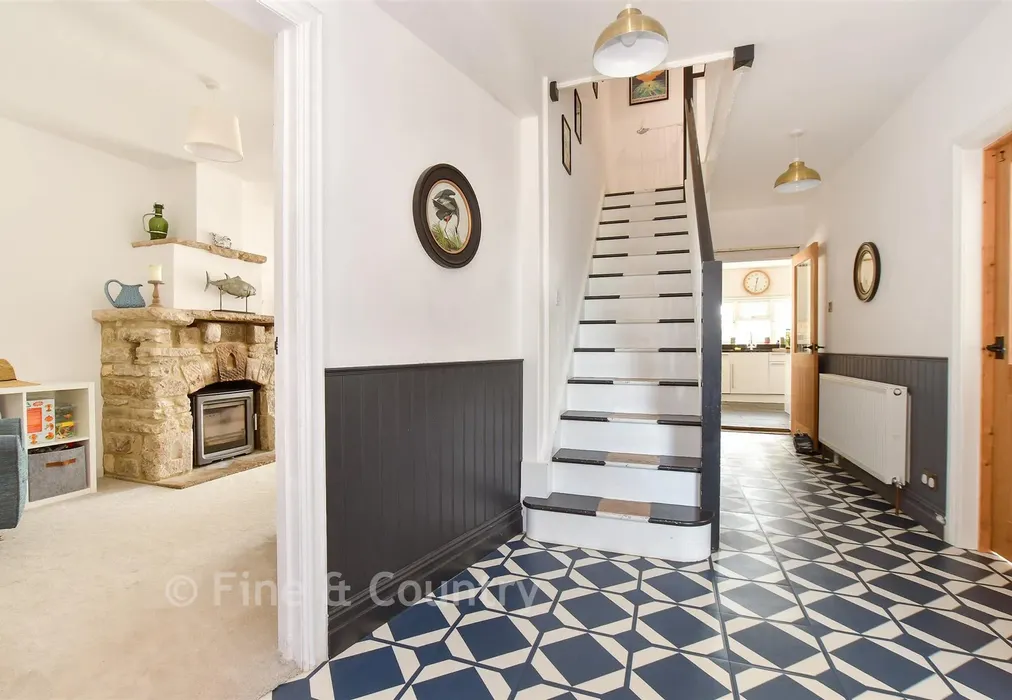 Internal Lifestyle Photograph - Hilton Road, Cowes, Isle of Wight - Wards of Kent