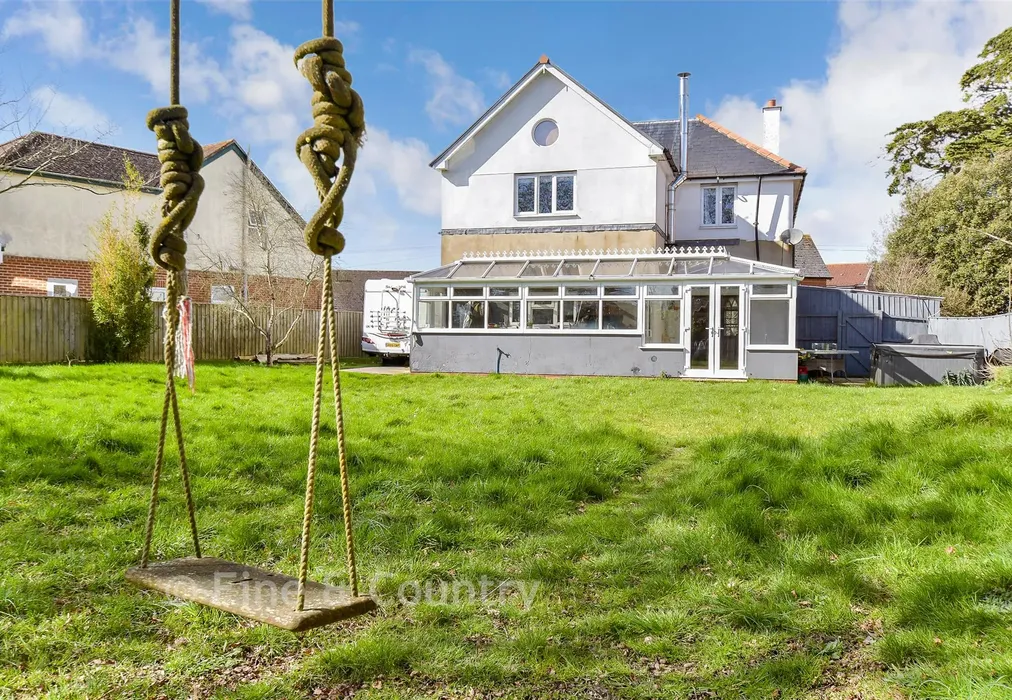Rear Garden - Hilton Road, Cowes, Isle of Wight - Wards of Kent