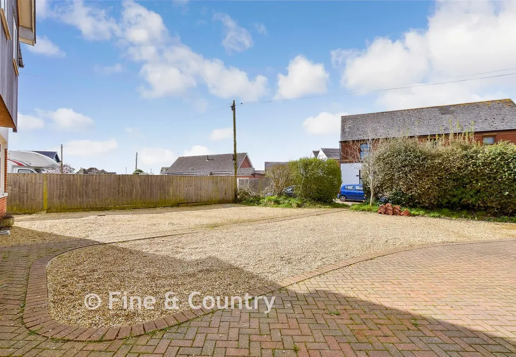 Shower Room - Hilton Road, Cowes, Isle of Wight - Wards of Kent