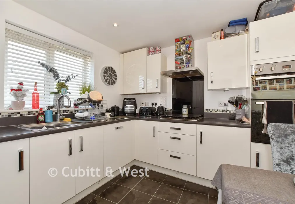 Kitchen - Meaden Way, Felpham, Bognor Regis, West Sussex - Wards of Kent