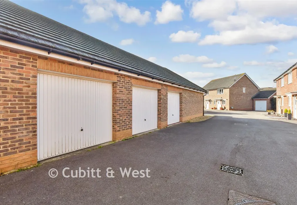 Garage - Meaden Way, Felpham, Bognor Regis, West Sussex - Wards of Kent