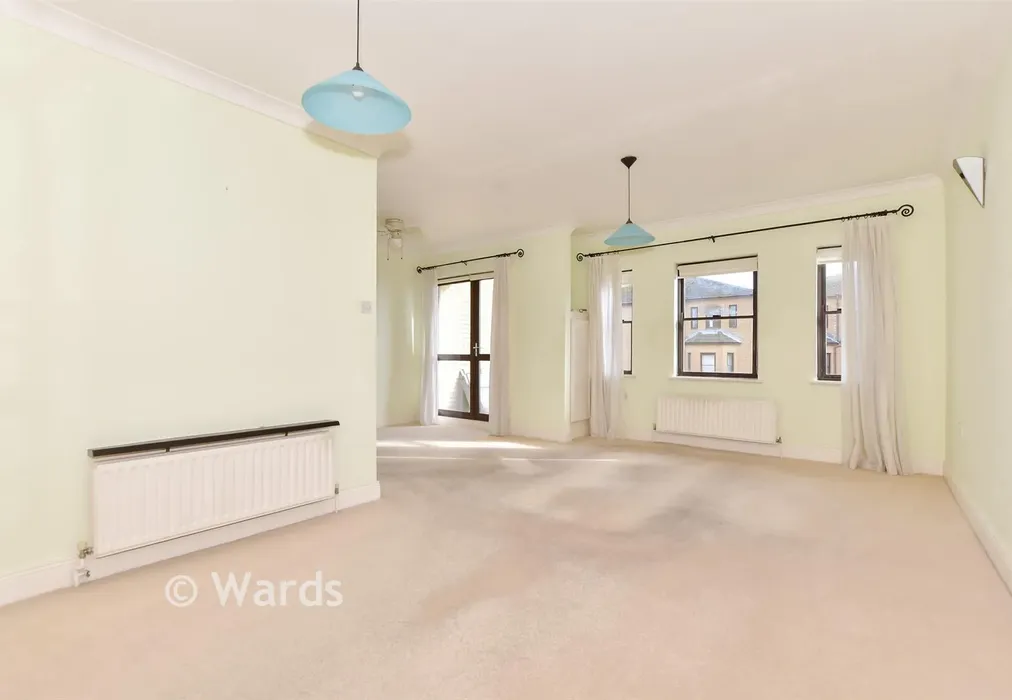 Lounge/Diner - South Road, Hythe, Kent - Wards of Kent