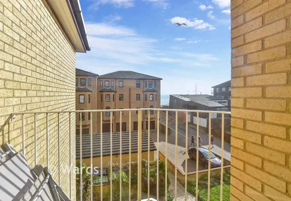 Balcony / Terrace - South Road, Hythe, Kent - Wards of Kent