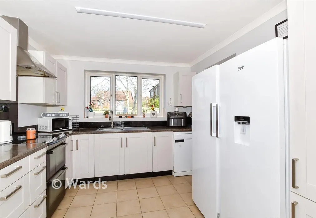 Kitchen - Holder Close, Lordswood, Chatham, Kent - Wards of Kent