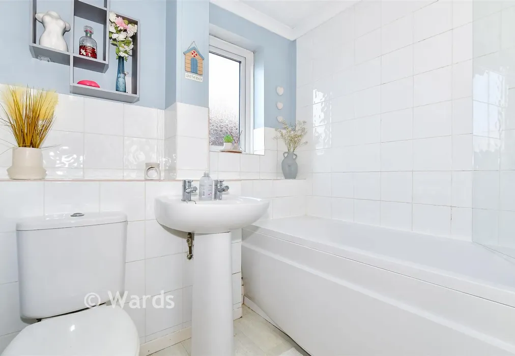 Bathroom - Holder Close, Lordswood, Chatham, Kent - Wards of Kent