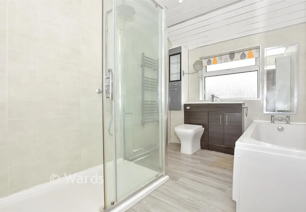 Bedroom 1 - Bull Lane, Newington, Sittingbourne, Kent - Wards of Kent