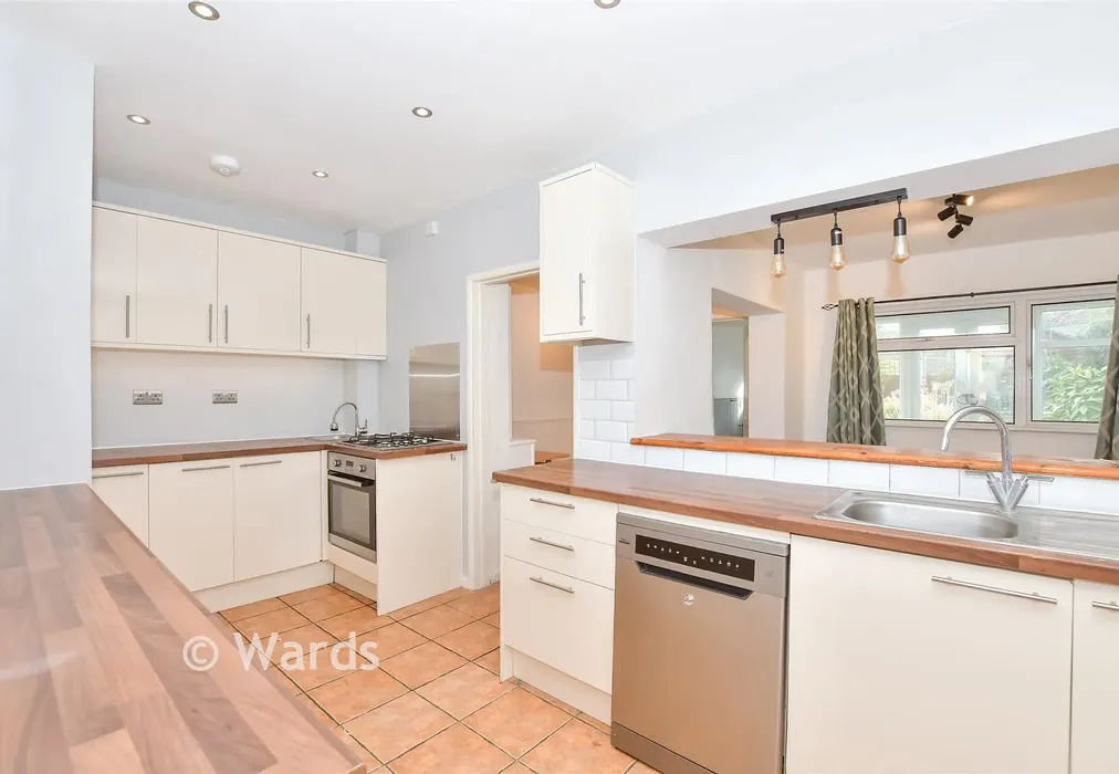 Kitchen - Bull Lane, Newington, Sittingbourne, Kent - Wards of Kent