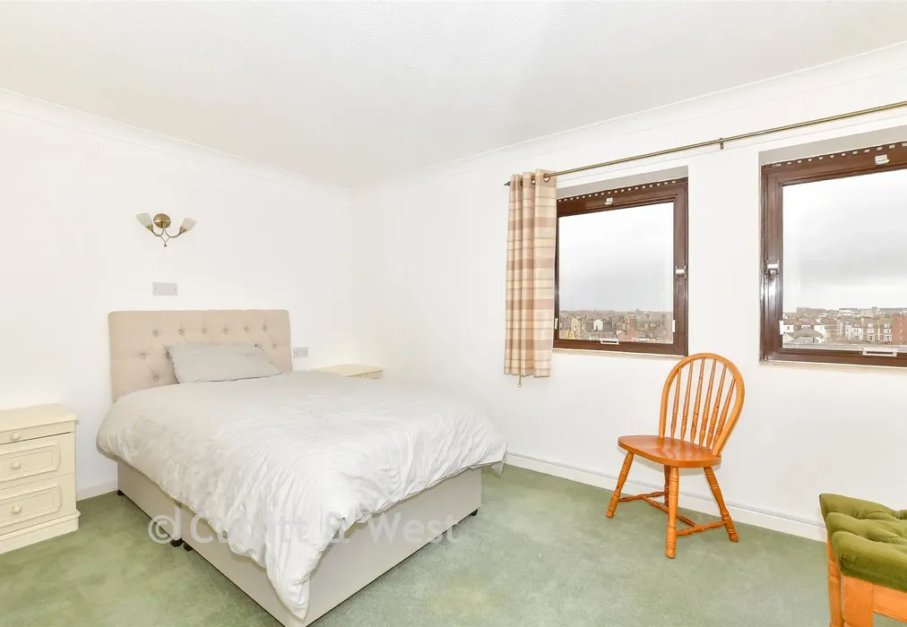 Bedroom - Clarence Parade, Southsea, Hampshire - Wards of Kent