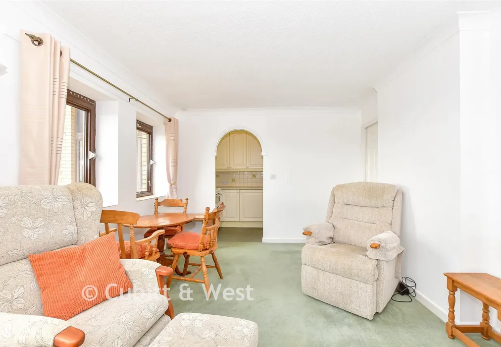 Lounge - Clarence Parade, Southsea, Hampshire - Wards of Kent