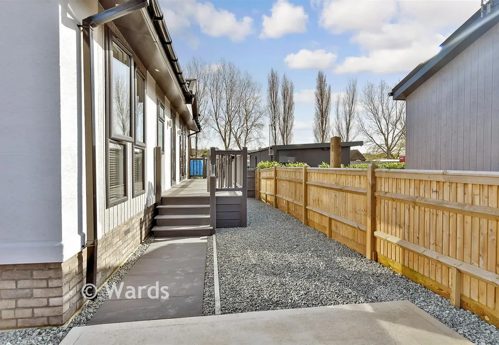 Side Garden - The Broadway, Minster On Sea, Sheerness, Kent - Wards of Kent