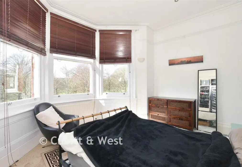 Bedroom 1 - Preston Park Avenue, Brighton, East Sussex - Wards of Kent