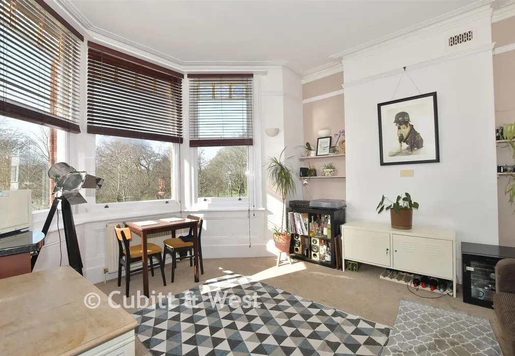 Lounge - Preston Park Avenue, Brighton, East Sussex - Wards of Kent