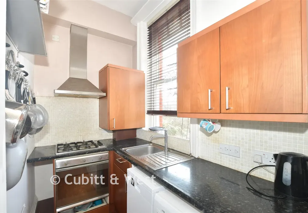 Kitchen - Preston Park Avenue, Brighton, East Sussex - Wards of Kent
