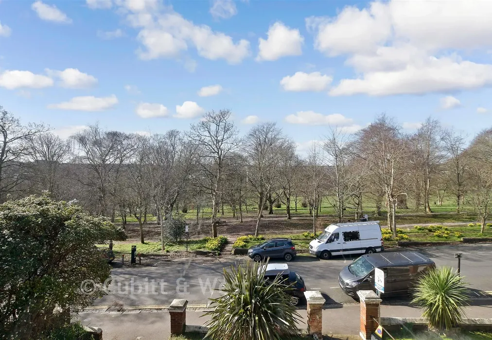 Views To Front - Preston Park Avenue, Brighton, East Sussex - Wards of Kent