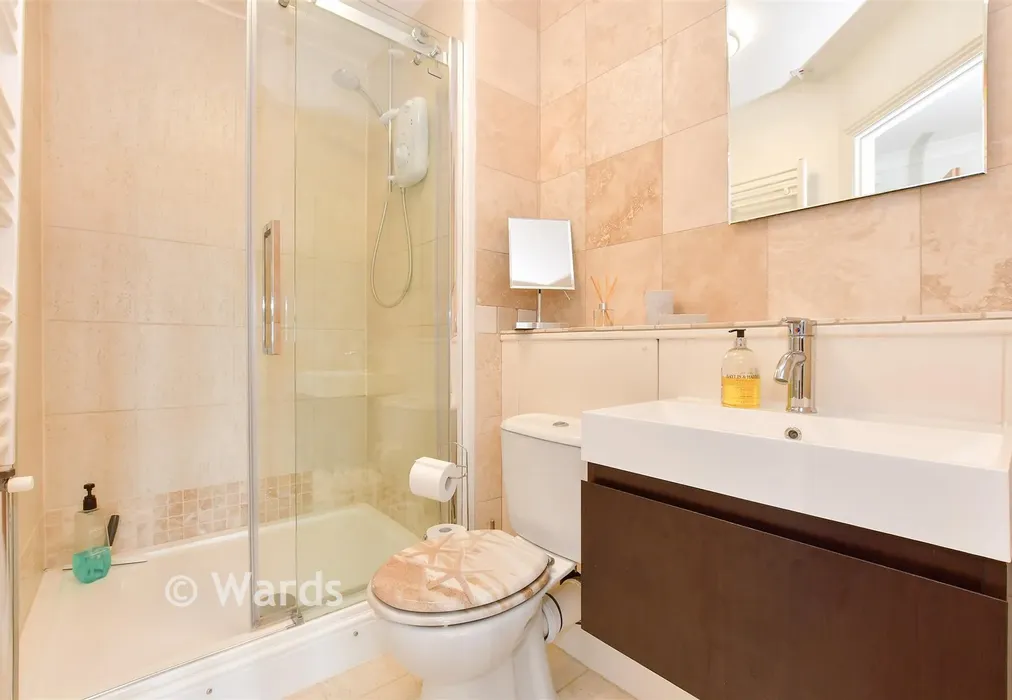 En-Suite Shower Room - Foreland Heights, Broadstairs, Kent - Wards of Kent
