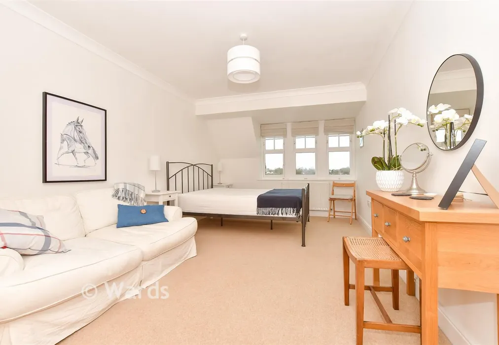 Bedroom 1 - Foreland Heights, Broadstairs, Kent - Wards of Kent