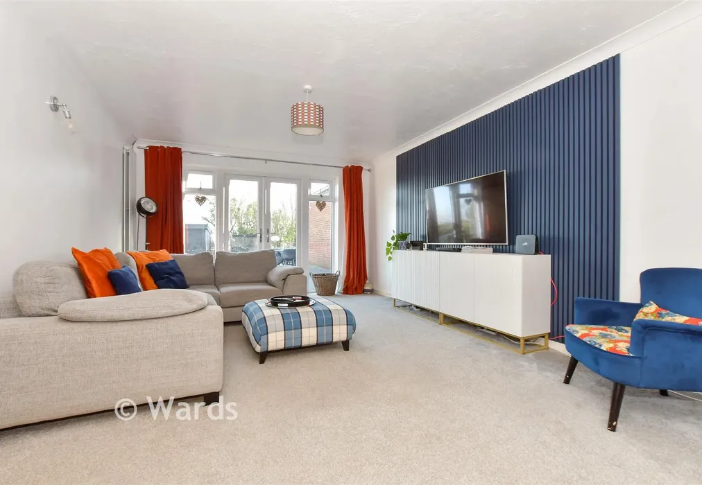 Lounge - Valkyrie Avenue, Whitstable, Kent - Wards of Kent
