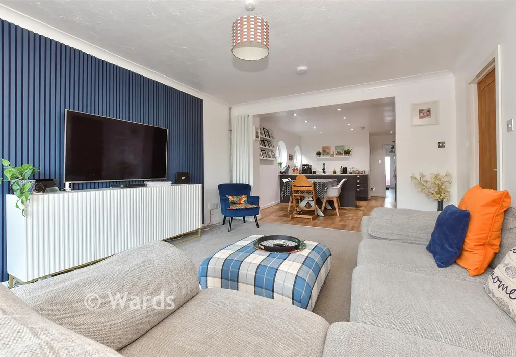 Lounge - Valkyrie Avenue, Whitstable, Kent - Wards of Kent