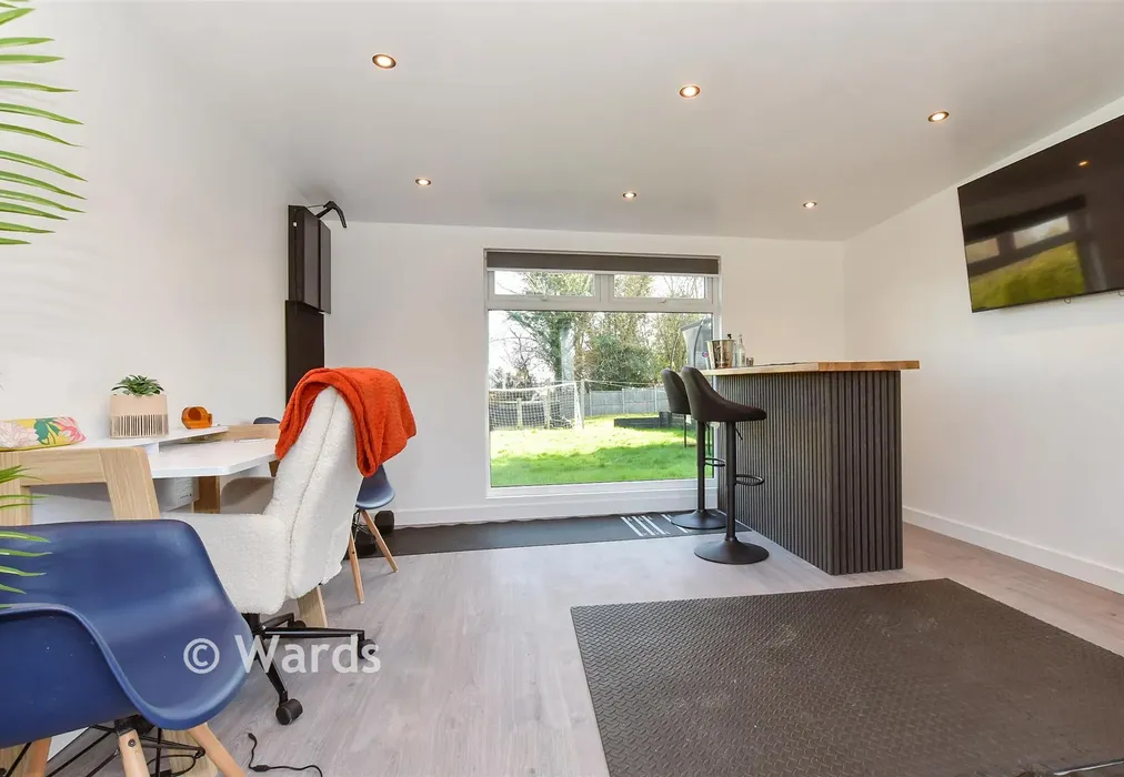Room 1 - Valkyrie Avenue, Whitstable, Kent - Wards of Kent