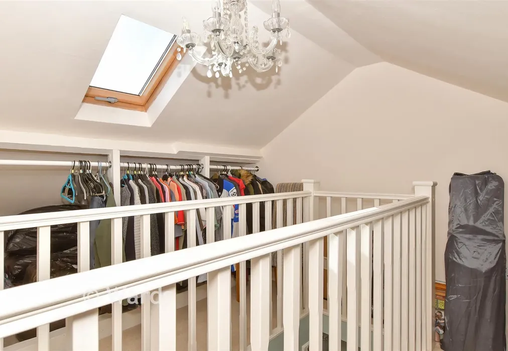 Loft Room - Ferry Lane, Wouldham, Rochester, Kent - Wards of Kent