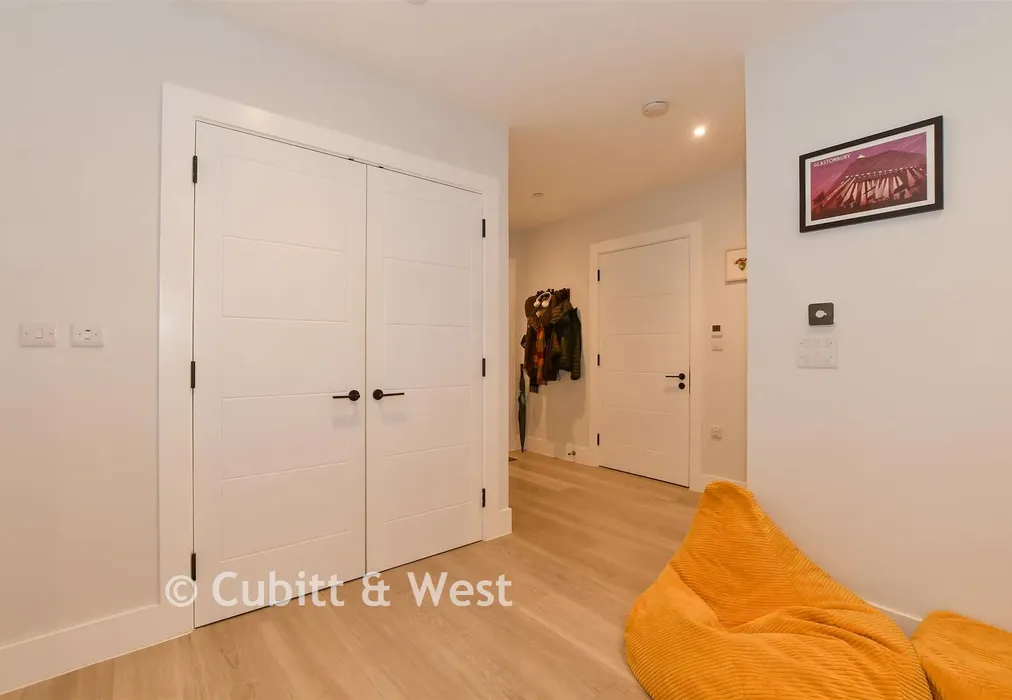 Lounge/Kitchen - The Furlong, Brighton, East Sussex - Wards of Kent
