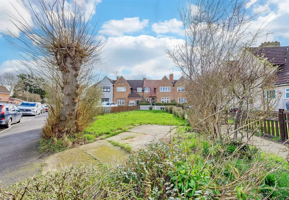Driveway/Parking - Barnehurst Avenue, Erith, Kent - Wards of Kent