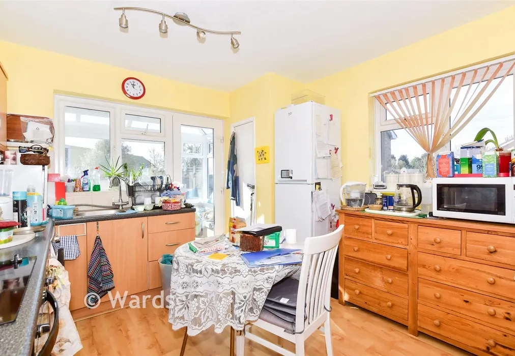 Kitchen - Biddenden Close, Bearsted, Maidstone, Kent - Wards of Kent