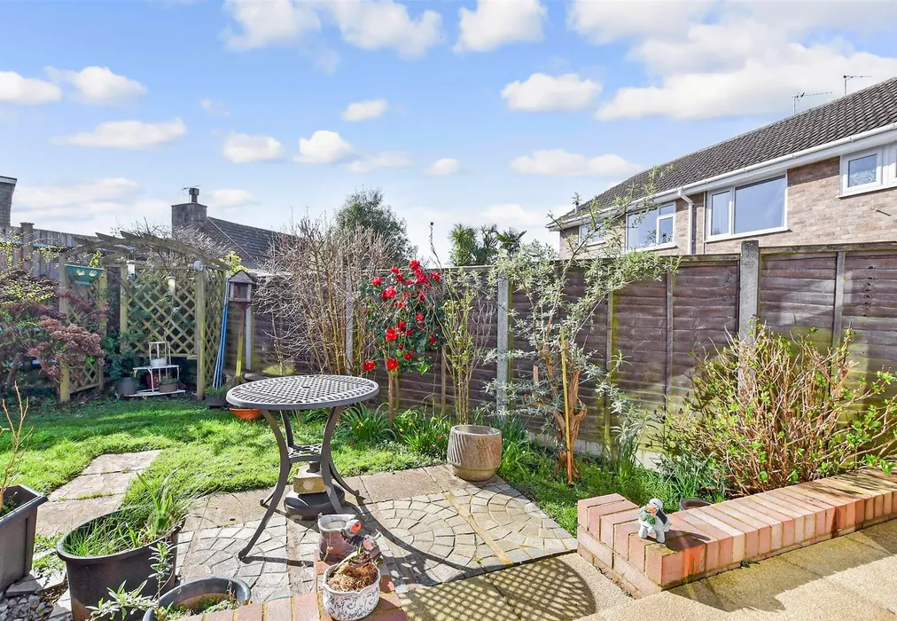 Rear Garden - Biddenden Close, Bearsted, Maidstone, Kent - Wards of Kent