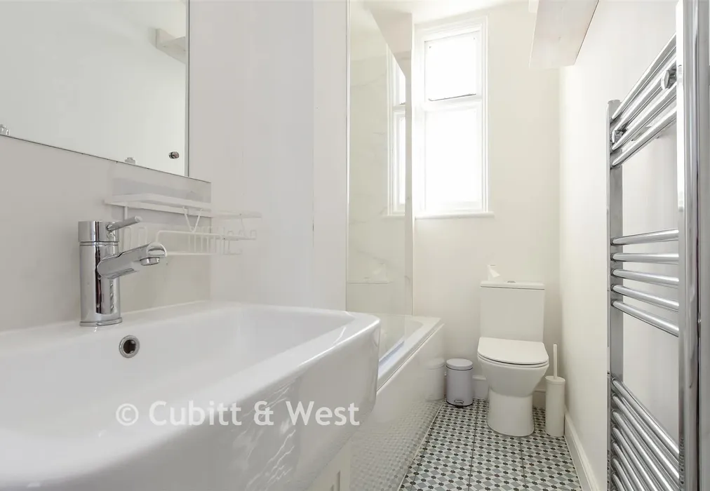 Bathroom - Wray Park Road, Reigate, Surrey - Wards of Kent
