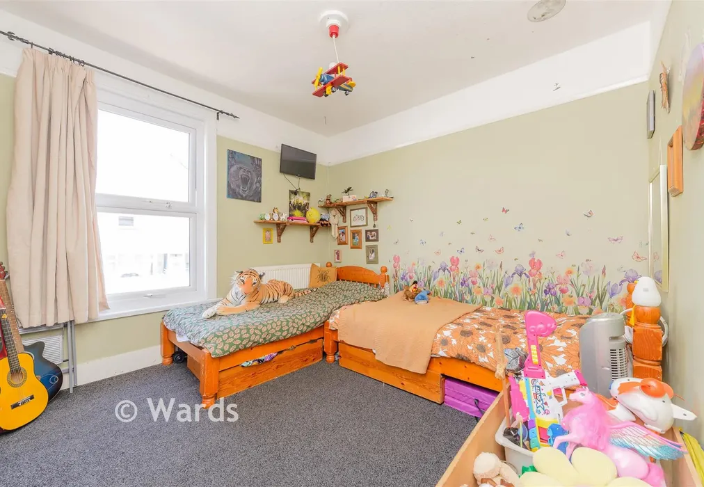 Bedroom 1 - Saxton Street, Gillingham, Kent - Wards of Kent