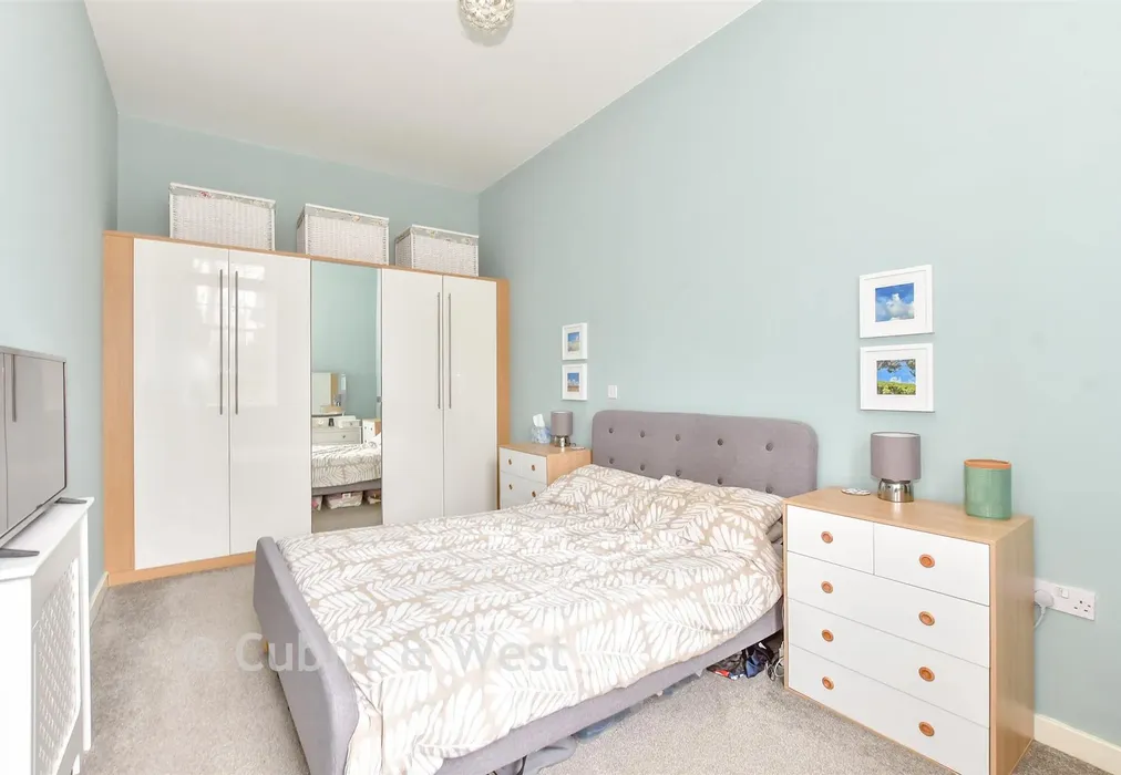 Bedroom - Homestead Road, Chichester, West Sussex - Wards of Kent