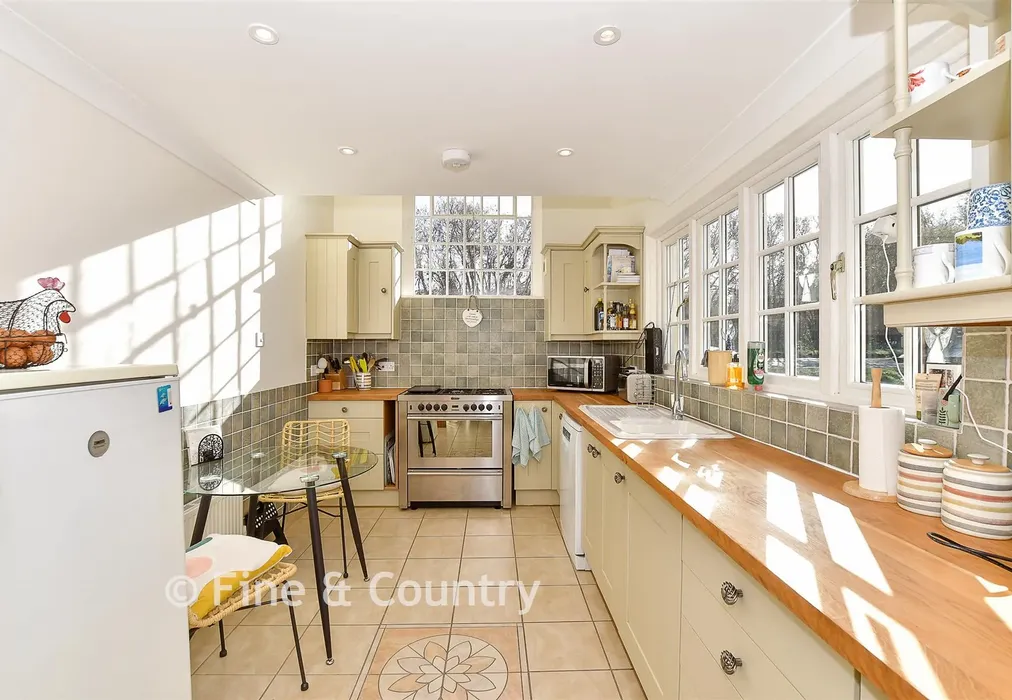 Kitchen - High Street, Hartfield, East Sussex - Wards of Kent
