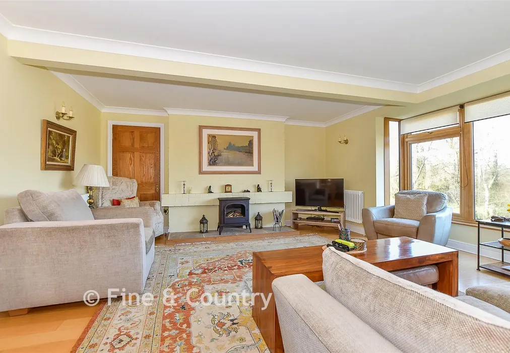 Living Room - High Street, Hartfield, East Sussex - Wards of Kent