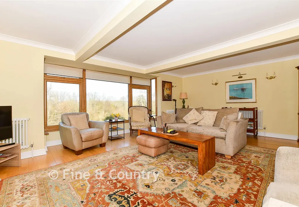 Living Room - High Street, Hartfield, East Sussex - Wards of Kent