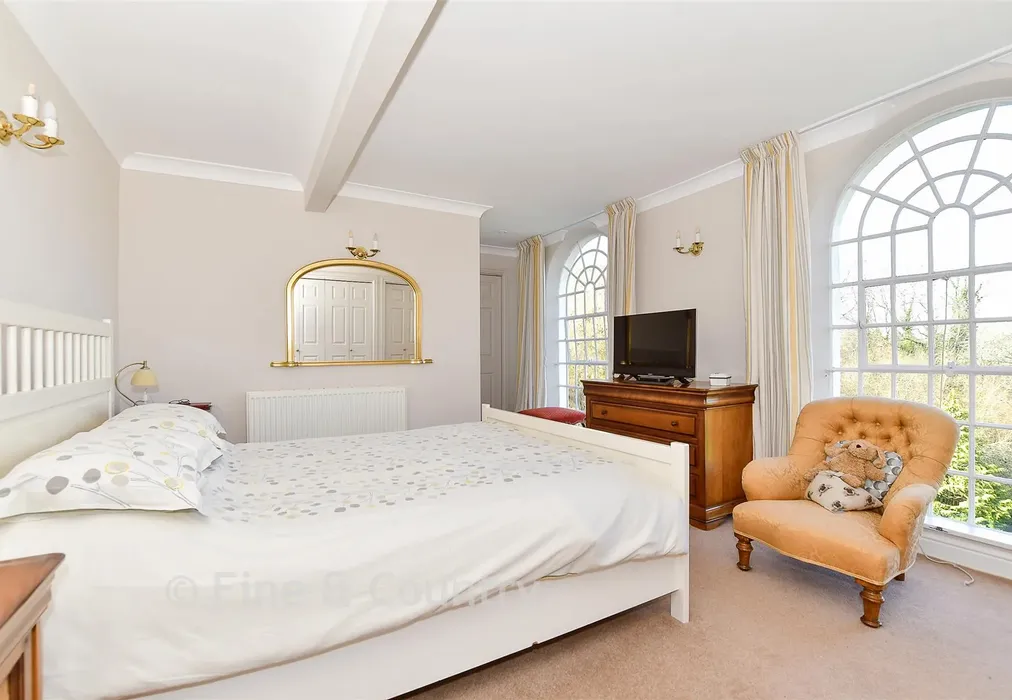 Bedroom 2 - High Street, Hartfield, East Sussex - Wards of Kent