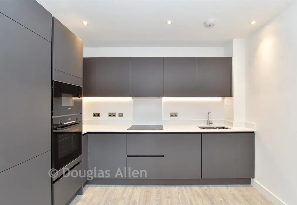 Kitchen - Dagenham Green, Kent Avenue, Dagenham, Essex - Wards of Kent