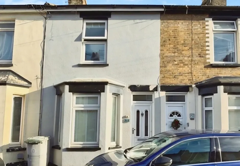 3e2258d7-Frront - Jefferson Road Sheerness ME12 - Wards of Kent