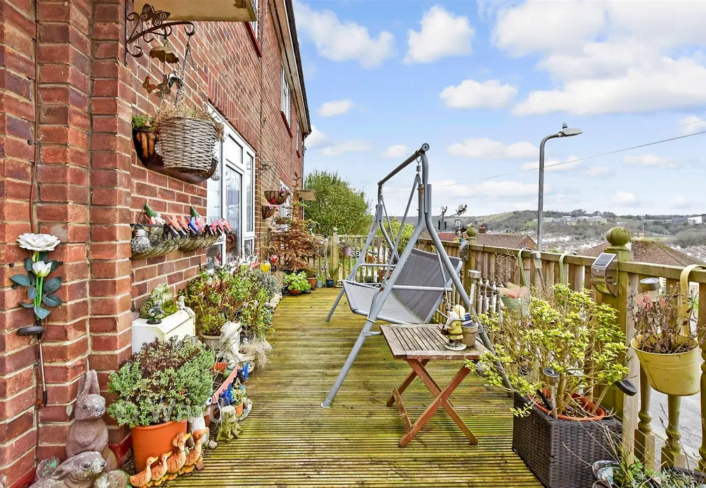 Front Garden - Westbury Crescent, Dover, Kent - Wards of Kent