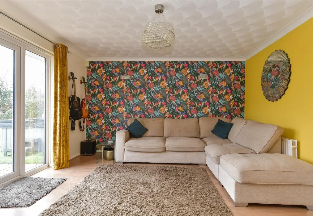 Lounge/Diner - Avery Way, Allhallows, Rochester, Kent - Wards of Kent
