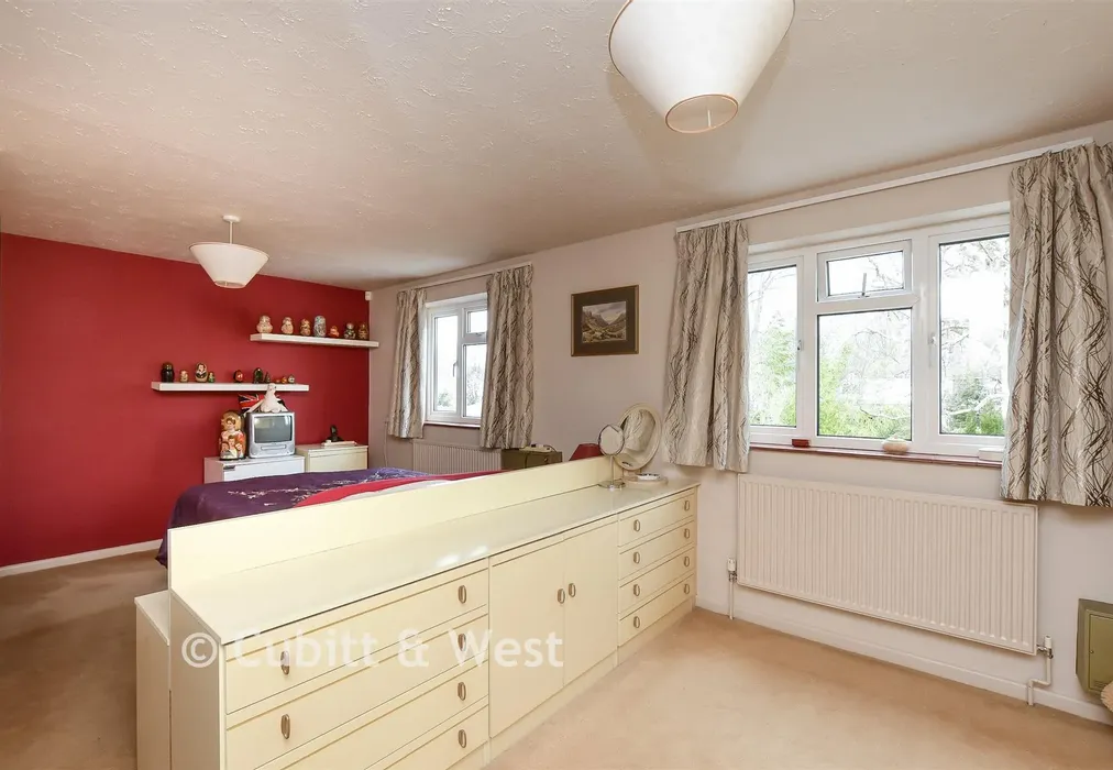 Bedroom 1 - Balcombe Gardens, Horley, Surrey - Wards of Kent