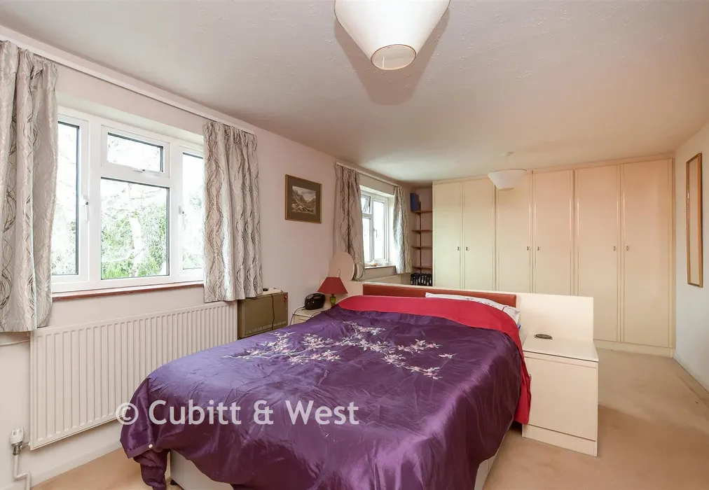 Bedroom 1 - Balcombe Gardens, Horley, Surrey - Wards of Kent
