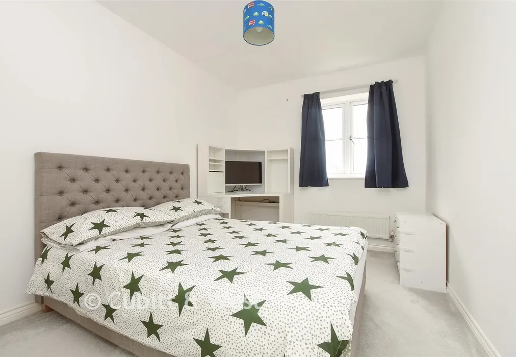 Bedroom 2 - Westvale Road, Horley, Surrey - Wards of Kent